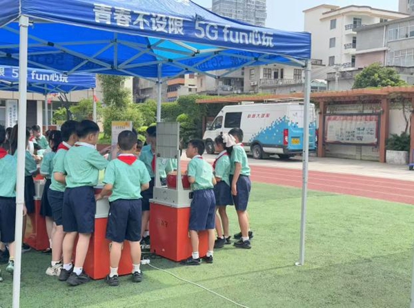 “筑梦科技，走进梦想”——福清实验小学联合福州科技馆科普大篷车迎来奇妙科普之旅