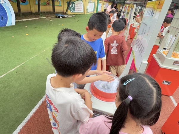 “科普之光照亮浦小，探索之路精彩纷呈”——闽侯上街实验浦口小学迎来奇妙科普之旅