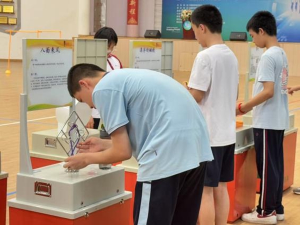 “智启少年，科耀榕城”——福州科技馆相约福州一中共探科学秘境