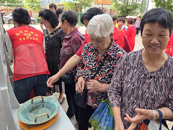 “科普零距离，欢乐满宏山”——福州科技馆科普车走进鼓山镇宏山社区
