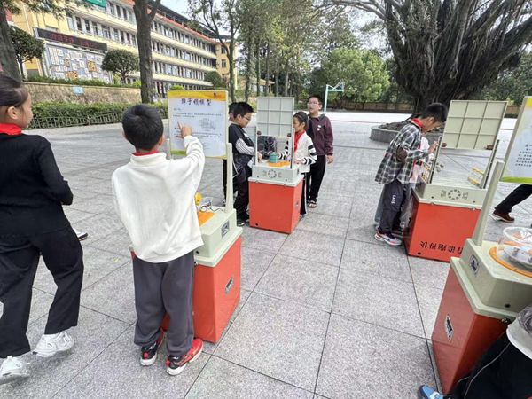“科技大篷车,点燃科学梦”——长乐区鹤上镇中心小学相约福州科技馆共探科学秘境 “科技大篷车,点燃科学梦”——长乐区鹤上镇中心小学相约福州科技馆共探科学秘境