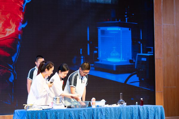 福州科技馆科普大篷车开进平潭师大附中——全国科普月主场活动启动，点燃校园科学热情