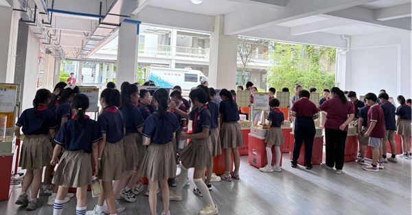 福建省“流动科学课”闽清站活动成功举办——福州科技馆科普大篷车驶入闽清县第三实验小学