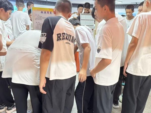 “车”载科学趣，滨江学子遇新知——福清滨江中学科普车活动