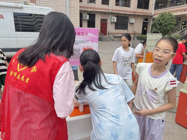 “智享长乐科普月，解锁科学新答案”——长乐区洞江小学迎来奇妙科普之旅