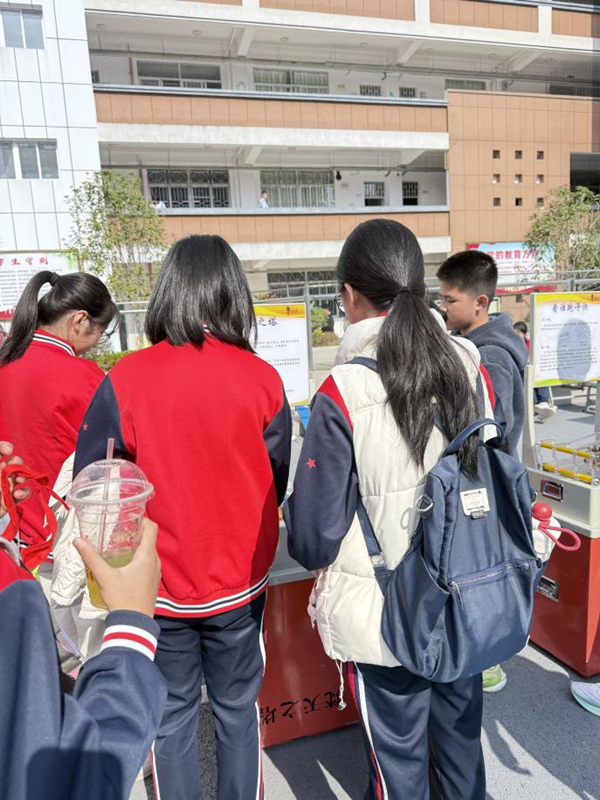 科艺节添“科”味！福州科技馆大篷车与二附中学子共赴科创之约