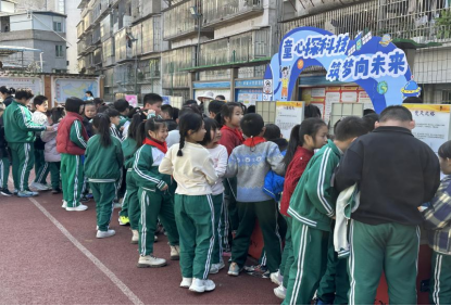 “科学驿站”进校园 气象奥秘“零距离” 福州科技馆科普大篷车助力2026世界气象日永泰主场活动