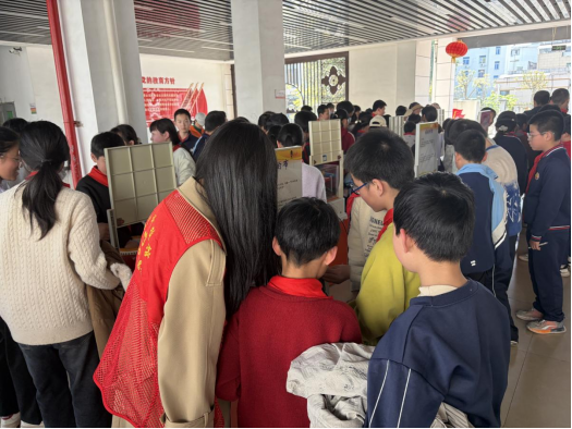 科学之光暖校园 逐梦之路启新程 科学之光暖校园 逐梦之路启新程