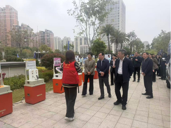 科普大篷车开进气象日，沉浸式互动“观测”未来——福州科技馆科普大篷车进福建省气象局