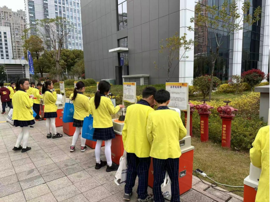 科普大篷车开进气象日，沉浸式互动“观测”未来——福州科技馆科普大篷车进福建省气象局