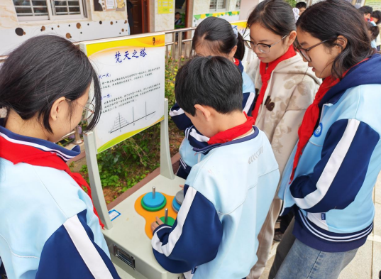 流动科普润校园 科学探索启新知  ——福州科技馆科普大篷车走进福清市东瀚大坵小学