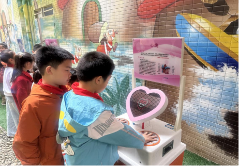 玩转科普大篷车，宁化小学乐享科学盛宴