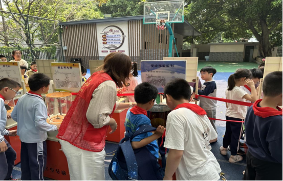 探索科学奥秘 点亮成长星光——福州科技馆科普大篷车进台江第三中心小学