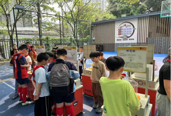 探索科学奥秘 点亮成长星光——福州科技馆科普大篷车进台江第三中心小学