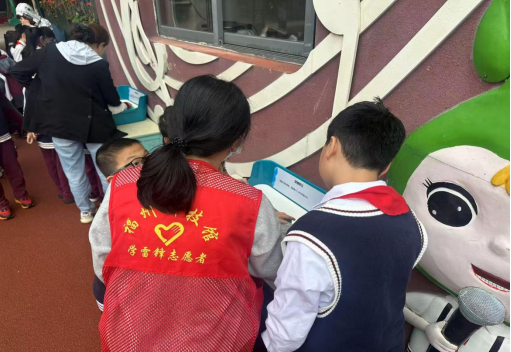 “策马探科学 逐梦创未来”福州科技馆 科普大篷车走进福清元洪师范附小