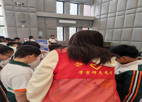 移动科普课堂 护航青春成长 ——福州科技馆科普大篷车走进福清市百合小学第二校区