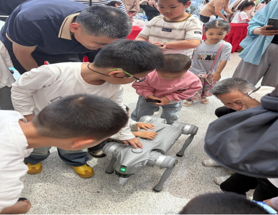 科技碰撞书香，点燃阅读激情