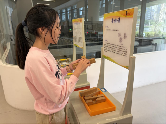 科技碰撞书香，点燃阅读激情