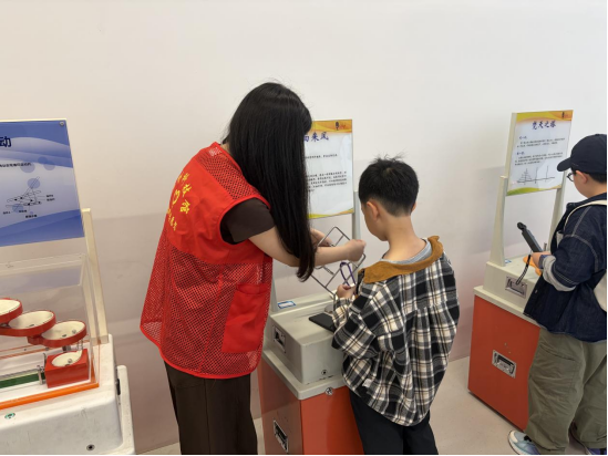 科技碰撞书香，点燃阅读激情