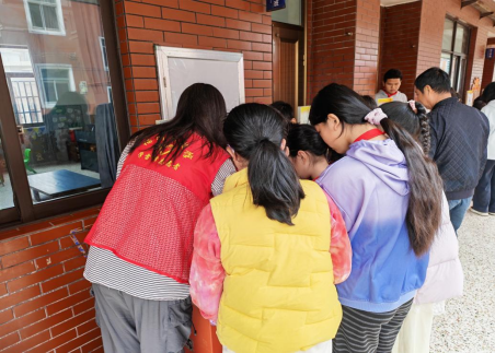 探秘科学奇趣 点亮童心梦想——福州科技馆科普大篷车走进福清市东瀚陈庄小学