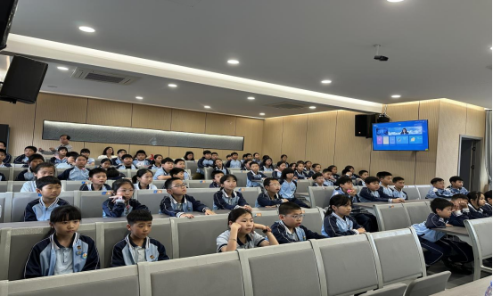科普大篷车进校园 点亮少年科学梦——福州科技馆科普大篷车驶入连江敖江中心小学