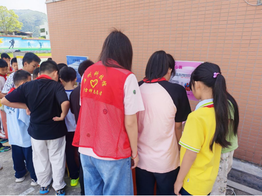 智启科学探索 点亮少年童心 ——福州科技馆科普大篷车驶入闽清县云龙乡中心小学