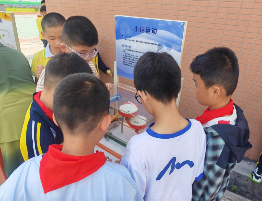 智启科学探索 点亮少年童心 ——福州科技馆科普大篷车驶入闽清县云龙乡中心小学