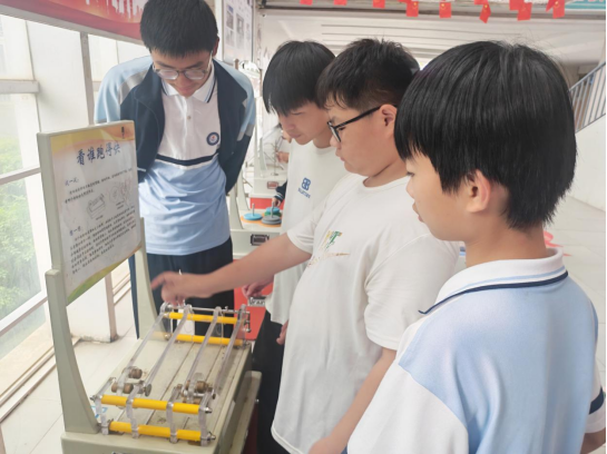 智趣科普进校园 科创筑梦向未来   ——福州科技馆科普大篷车驶入福清市龙田初级中学