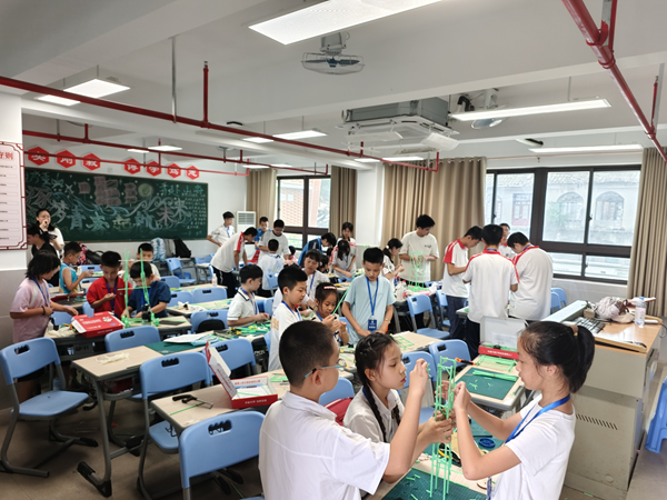劳动技能赛场展锋芒，福州学子成绩斐然