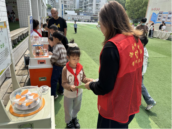 “科学伴我行 无邪护童心”福州市反邪教协会宣传教育活动 “科学伴我行 无邪护童心”福州市反邪教协会宣传教育活动