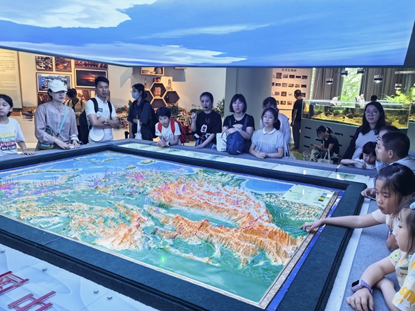 “解码候鸟迁徙 守护生命航道”闽都科普研学行成功举办