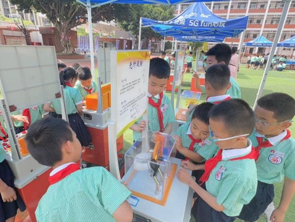 “筑梦科技，走进梦想”——福清实验小学联合福州科技馆科普大篷车迎来奇妙科普之旅