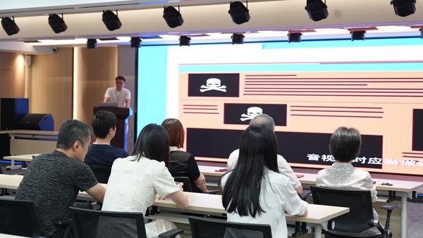 “以练筑防 护航平安”——福州科技馆开展2025年防恐应急综合演练