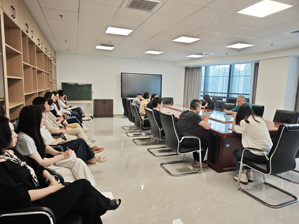 福州科技馆深入贯彻中央八项规定精神学习教育，拧紧违规吃喝“监督阀”，开展侵害群众利益问题案例警示教育