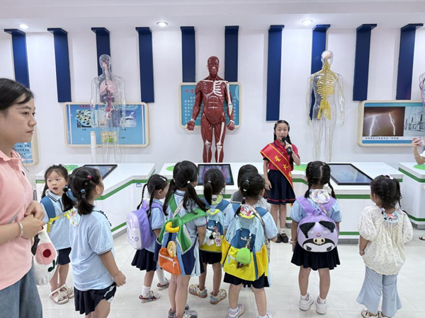 “探索科技,启迪未来”——福州科技馆流动科普展品巡展第二站罗源站正式起航