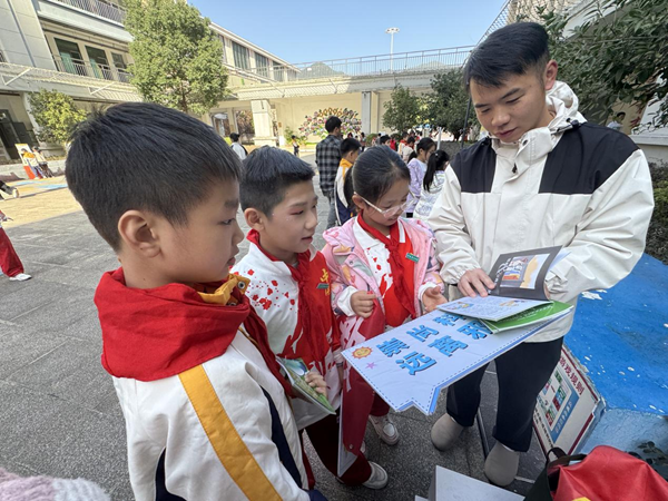 反邪教知识进校园，为孩子们撑起“保护伞”