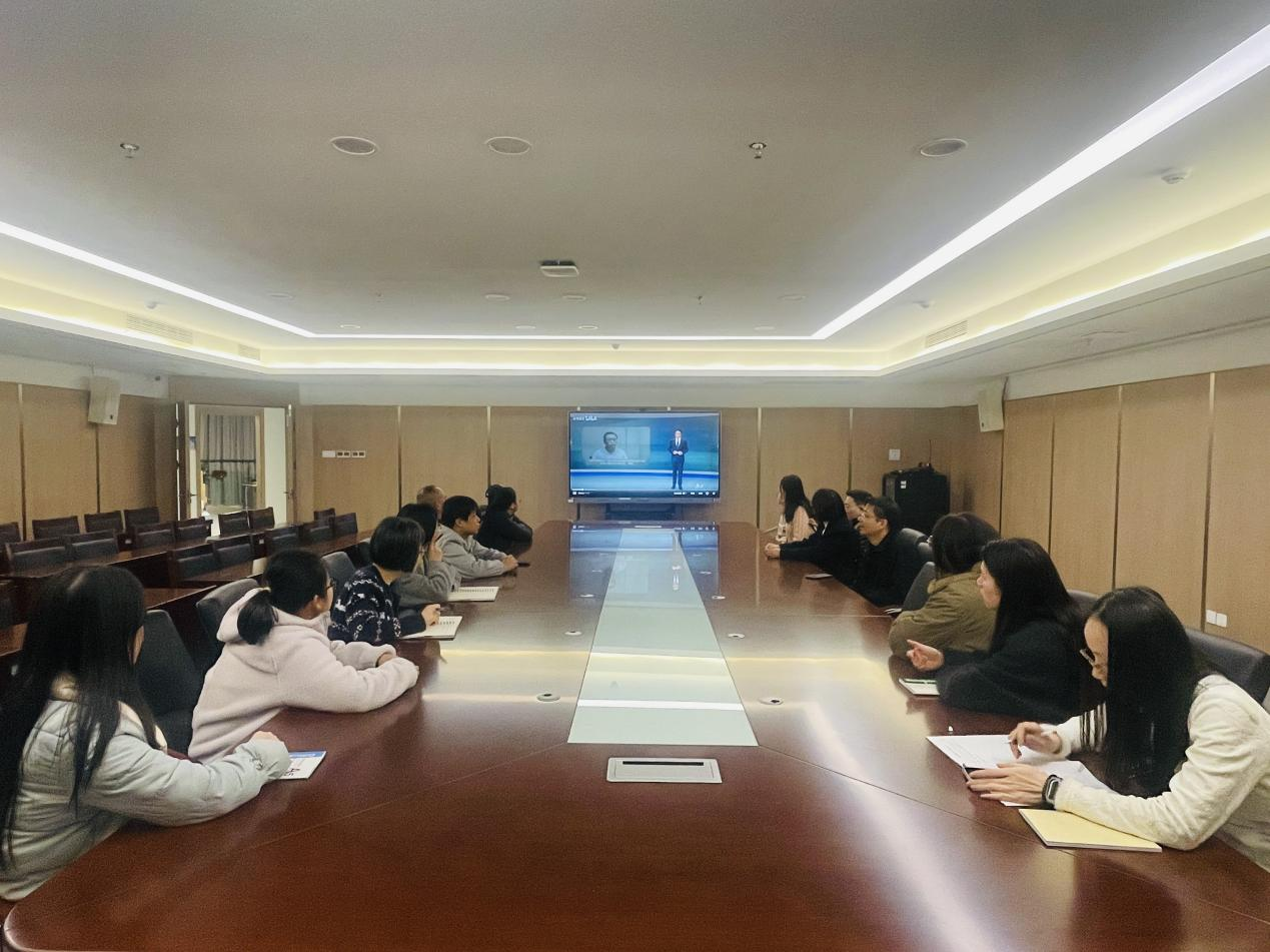 福州科技馆组织观看廉政教育警示片 《被奢侈之风毁掉的前程》