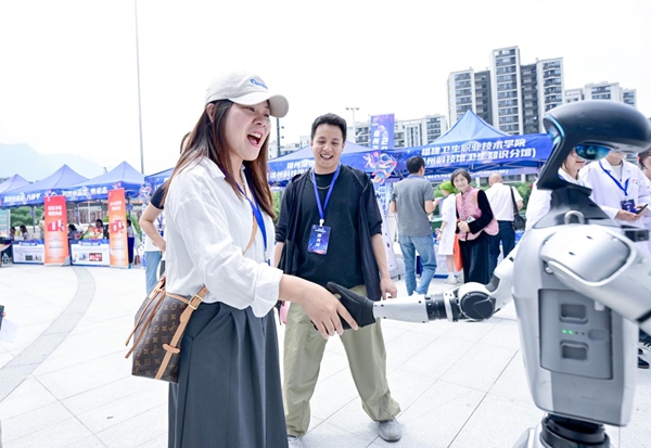 2025年福州市科技活动周主会场活动在福州科技馆启动