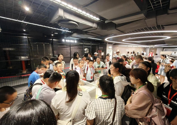 福州市青少年创新学院首届夏令营在福州科技馆举办