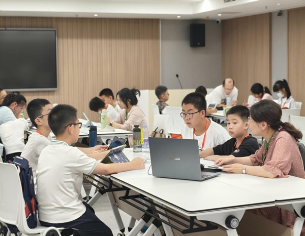 福州市青少年创新学院首届夏令营在福州科技馆举办