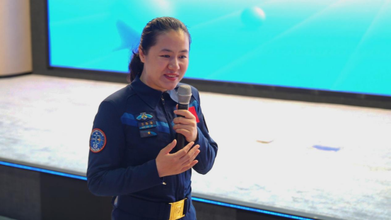 航天员王浩泽莅临福州科技馆咨询指导 与150名少年共赴航天之约