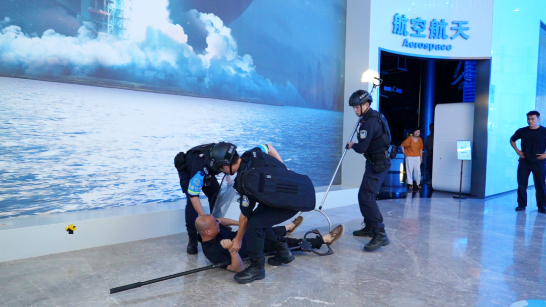以练筑防 护航平安——福州科技馆开展2026年反恐防暴实战演练