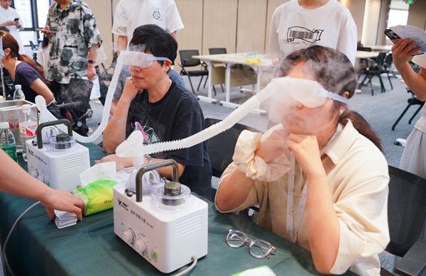 党建共建送健康 眼科义诊暖人心——福州科技馆联合东南眼科医院开展公益眼健康筛查党员志愿服务活动